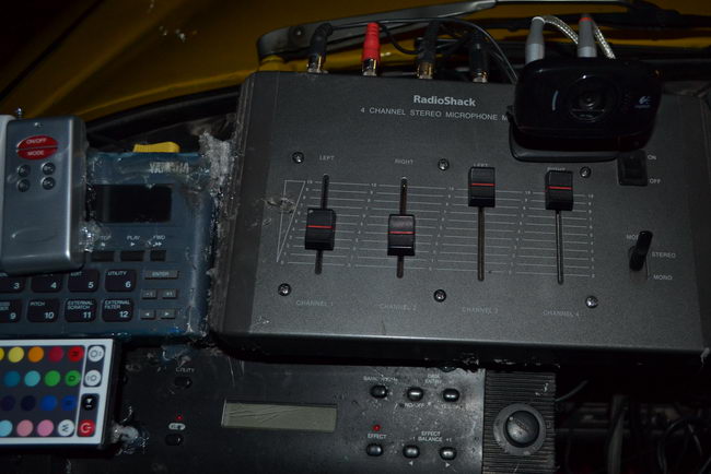 RadioShack 4 Channel Compact Audio Mixing Board